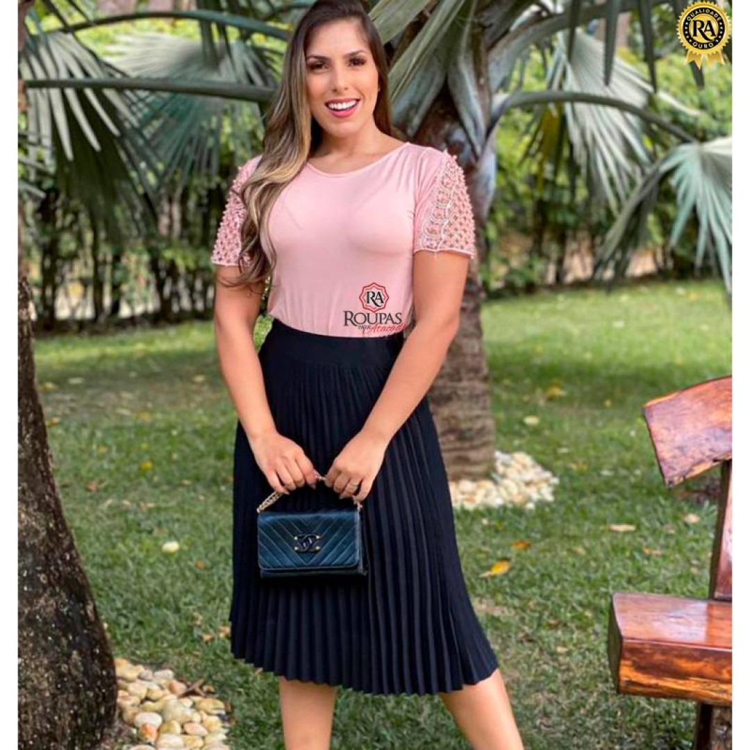 Blusas Com Pedraria e Aplicações