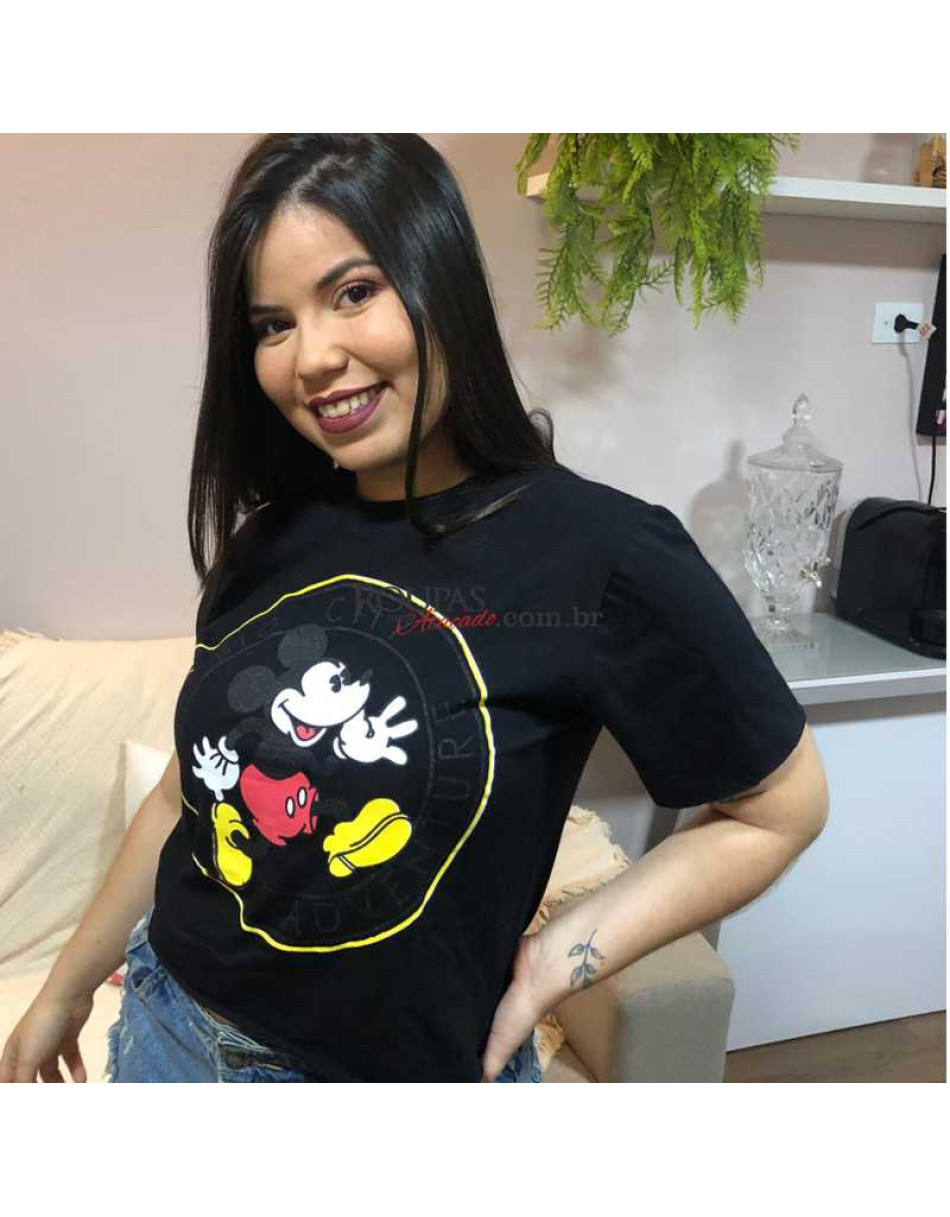 Blusa Cropped com estampas 