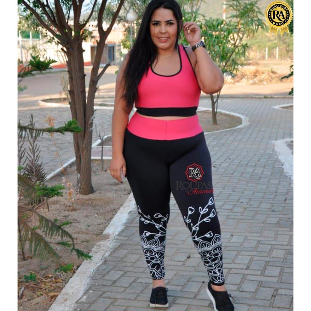 Conjunto Fitness com Detalhes Plus Size 